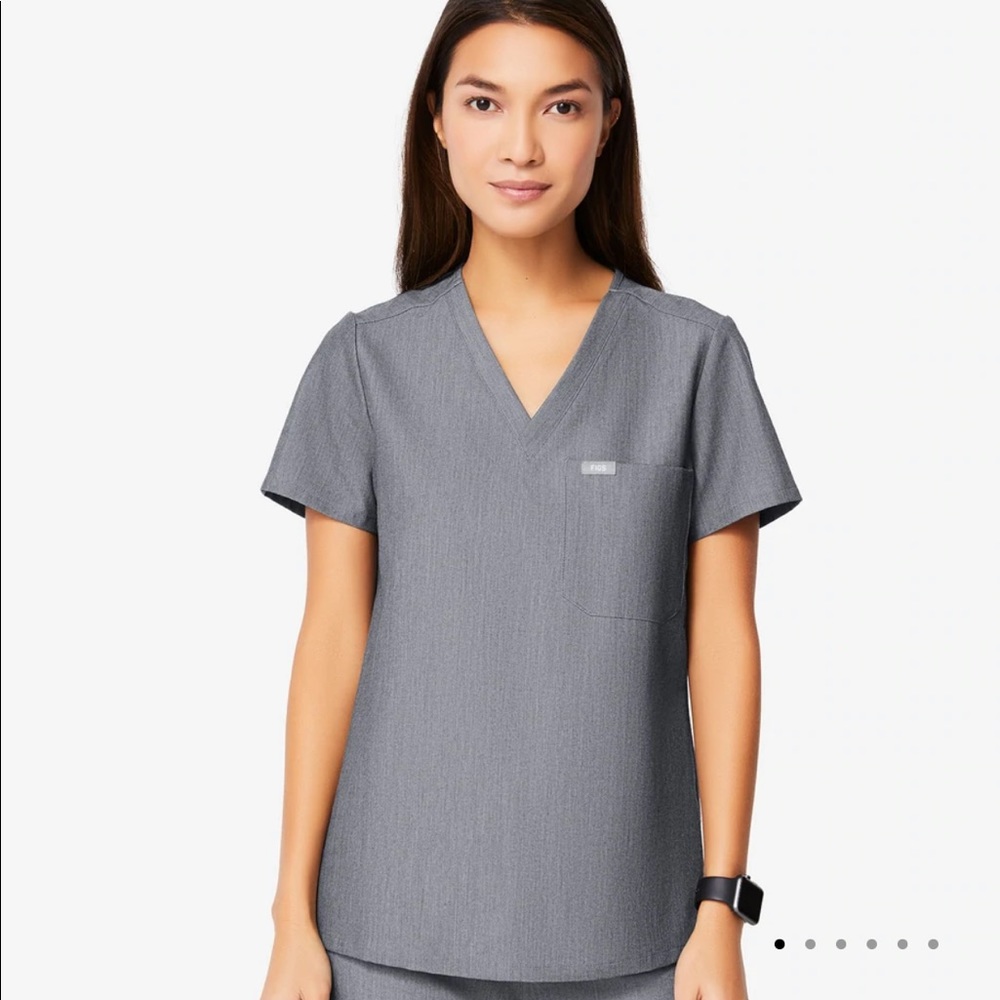 Figs Catarina™ One-Pocket Scrub Top- Grey